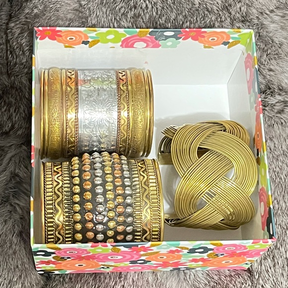 Vintage style bundle of cuff bangles - Picture 3 of 14
